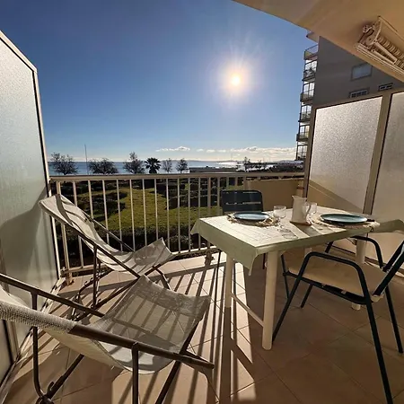 Apartment En Bord De Avec Terrasse Et Parking - Fr-1-816-38 Le Lavandou