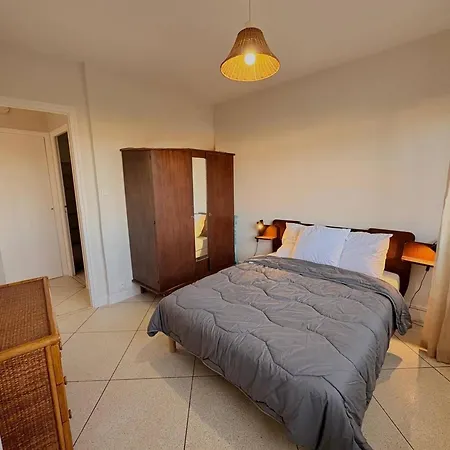 Apartment En Bord De Avec Terrasse Et Parking