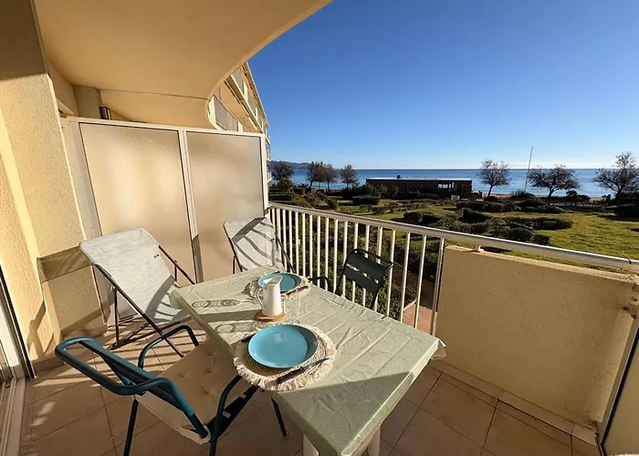 En Bord De Avec Terrasse Et Parking - Fr-1-816-38 *