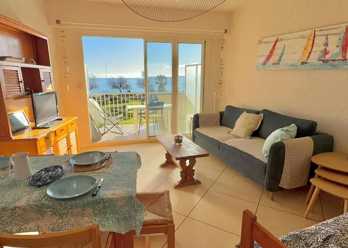 En Bord De Avec Terrasse Et Parking - Fr-1-816-38 * Le Lavandou